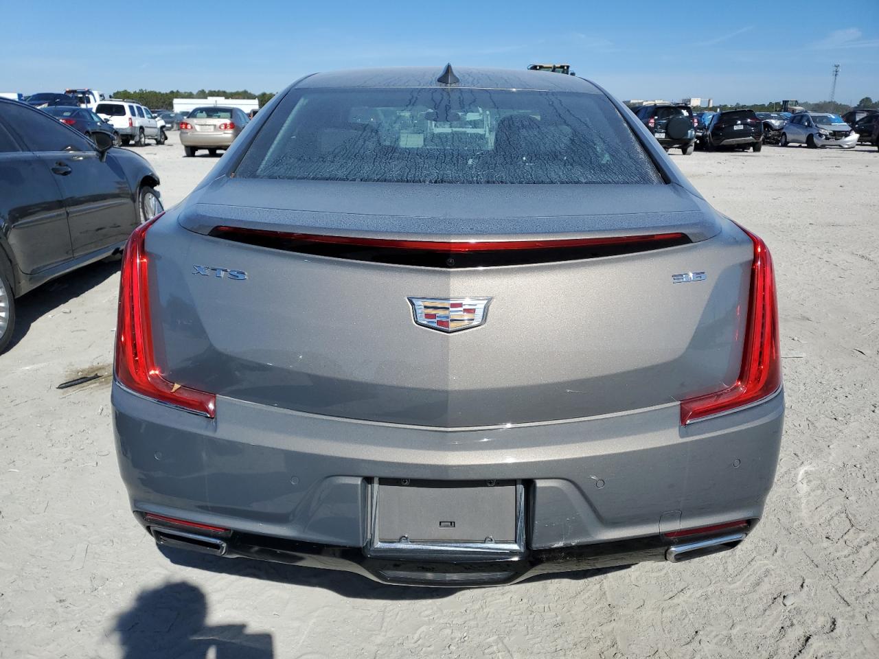 2018 Cadillac XTS - Image 6