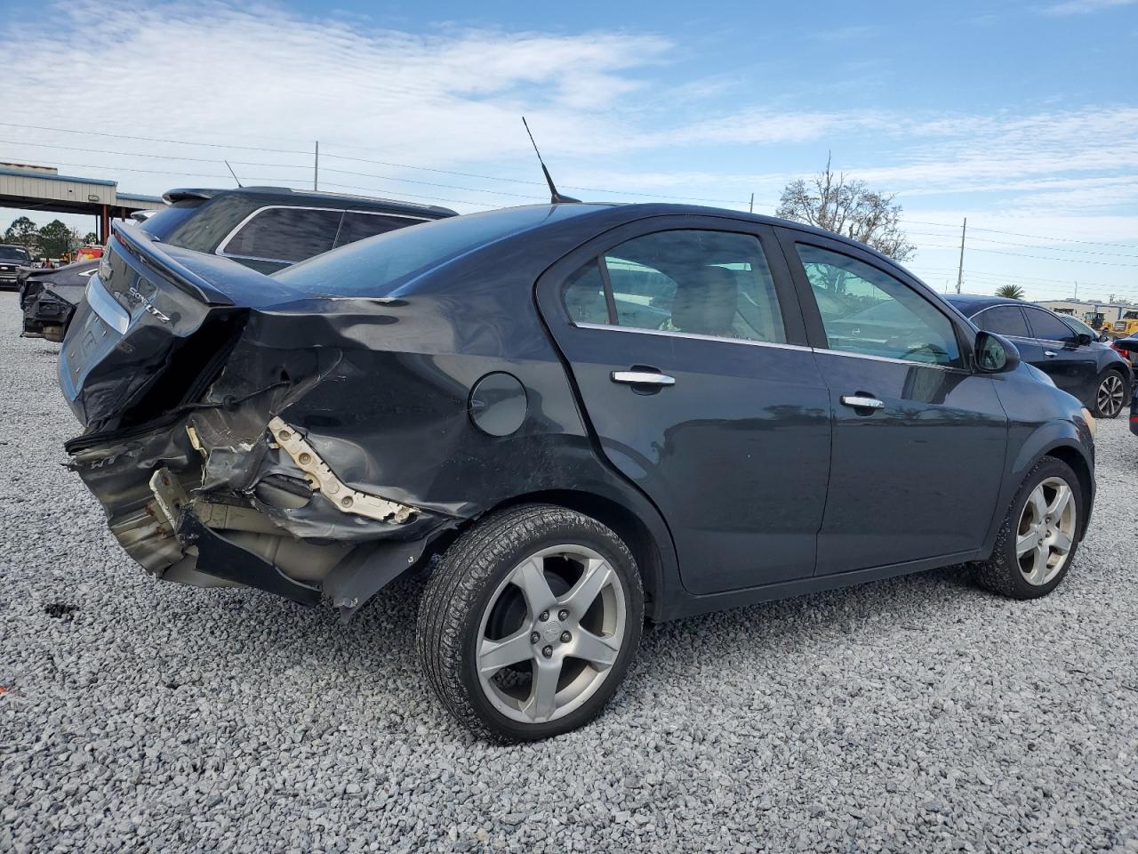 VIN 1G1JE5SB8E4178619 2014 CHEVROLET SONIC no.3