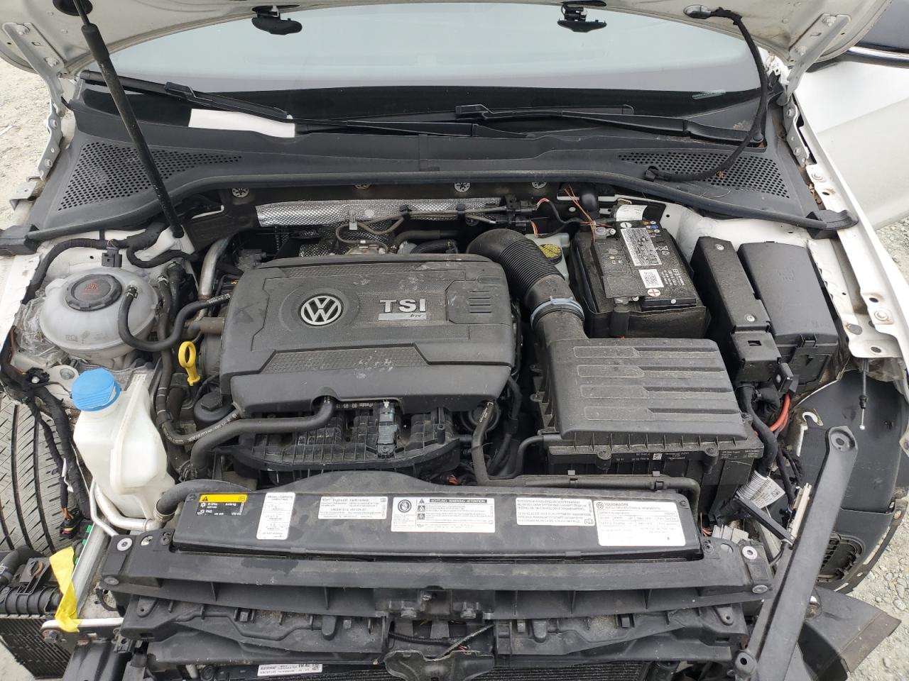 2019 Volkswagen Golf - Image 11