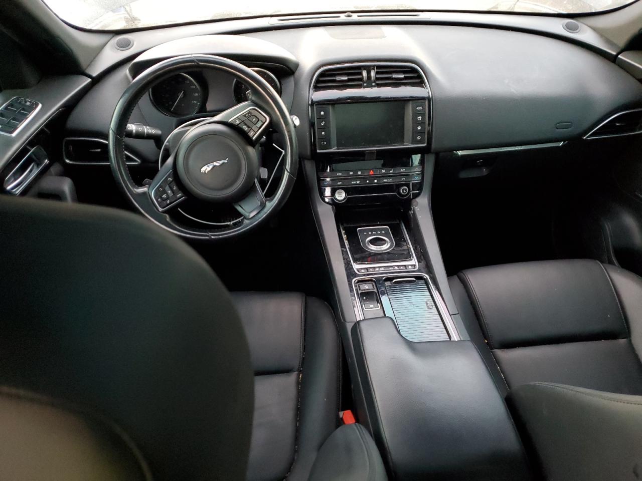 2018 Jaguar F-Pace - Image 8
