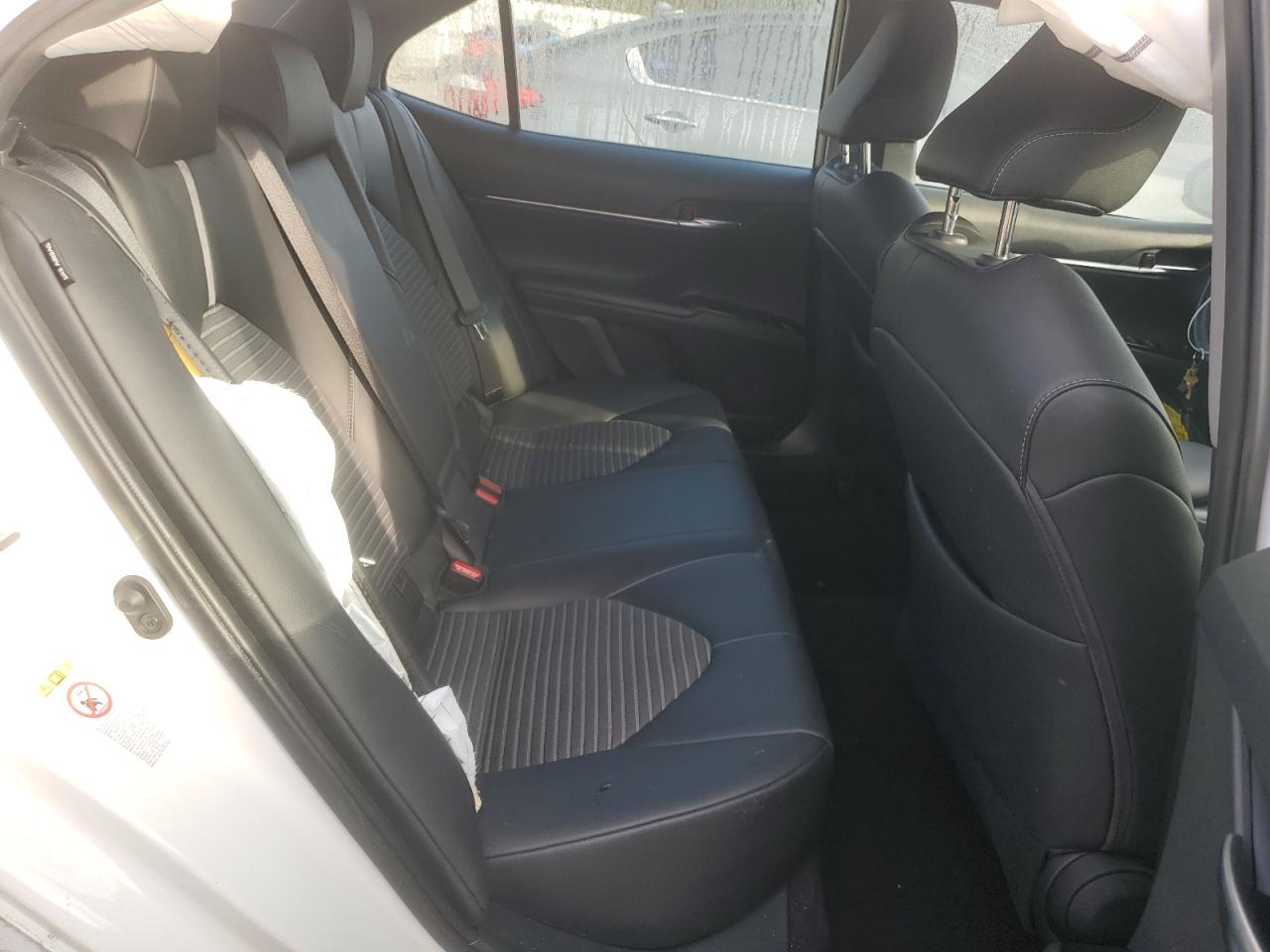2018 Toyota Camry - Image 11