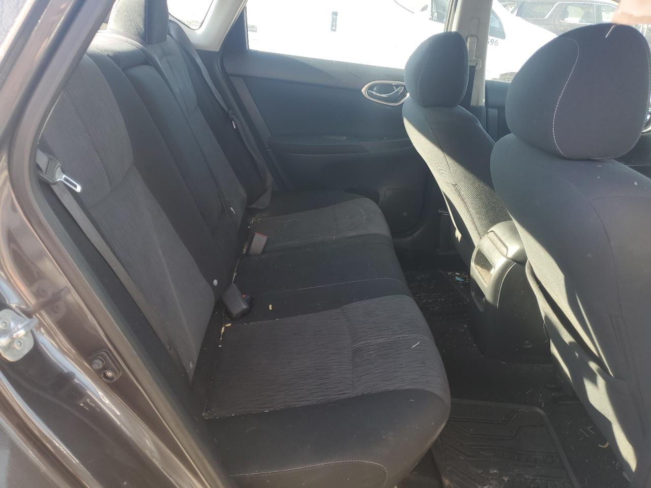 2015 Nissan Sentra - Image 10