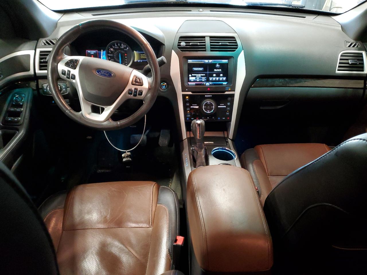 2014 Ford Explorer - Image 8