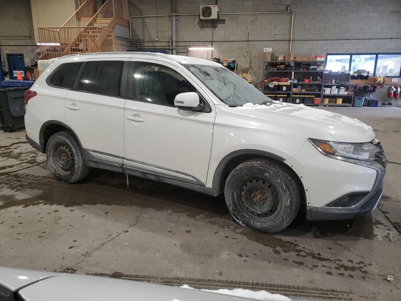 2019 Mitsubishi Outlander - Image 4