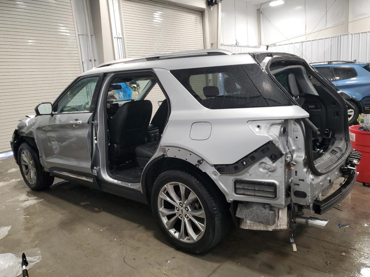 2023 Ford Explorer - Image 2