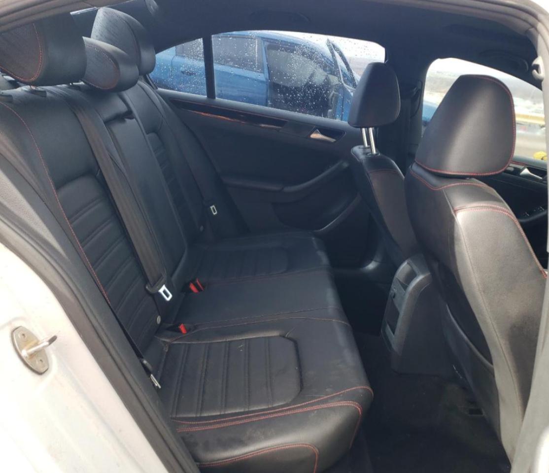 2017 Volkswagen Jetta - Image 10