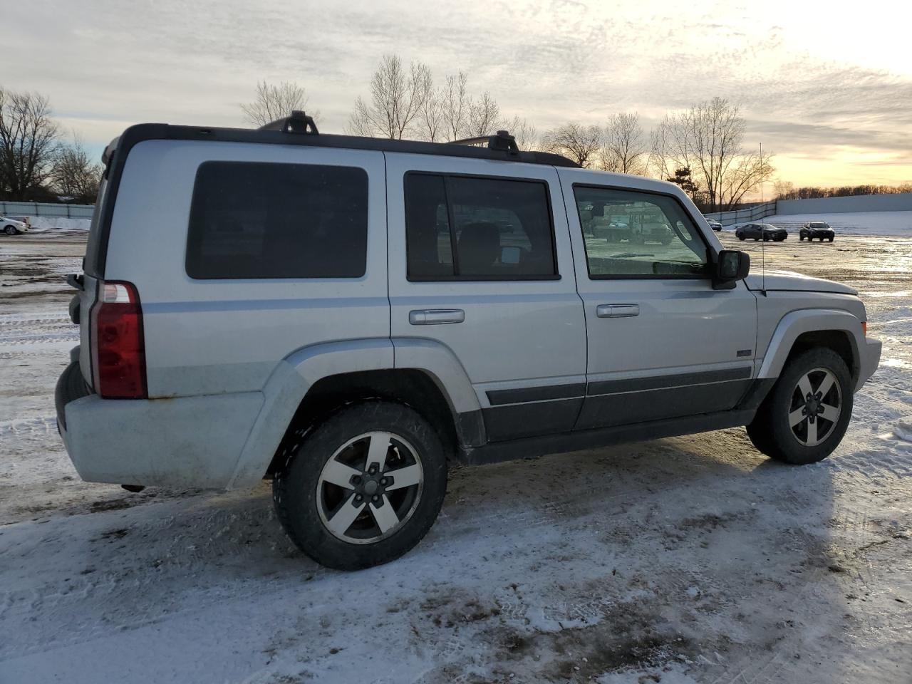 2008 Jeep Commander - Image 3