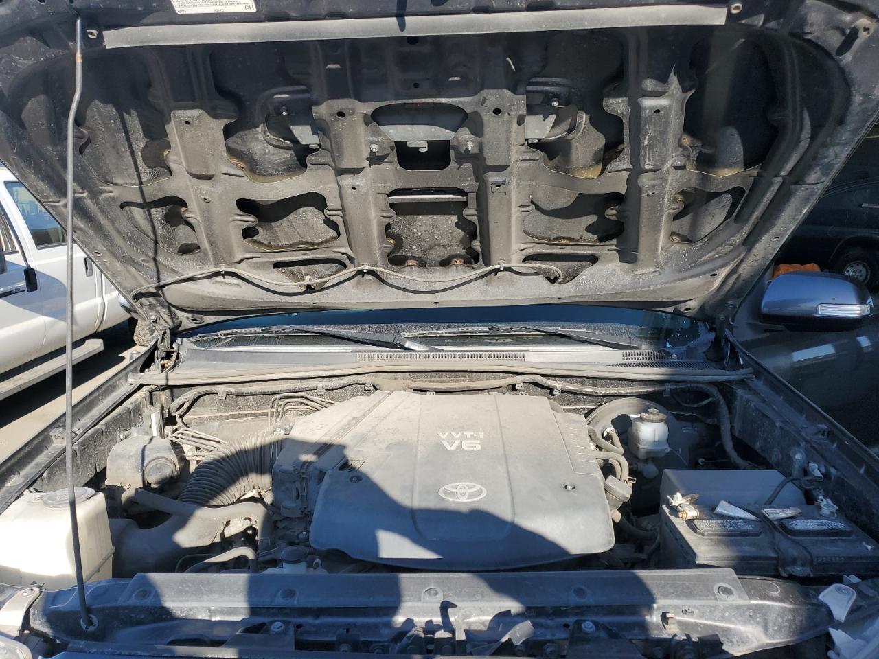 2012 Toyota Tacoma - Image 11