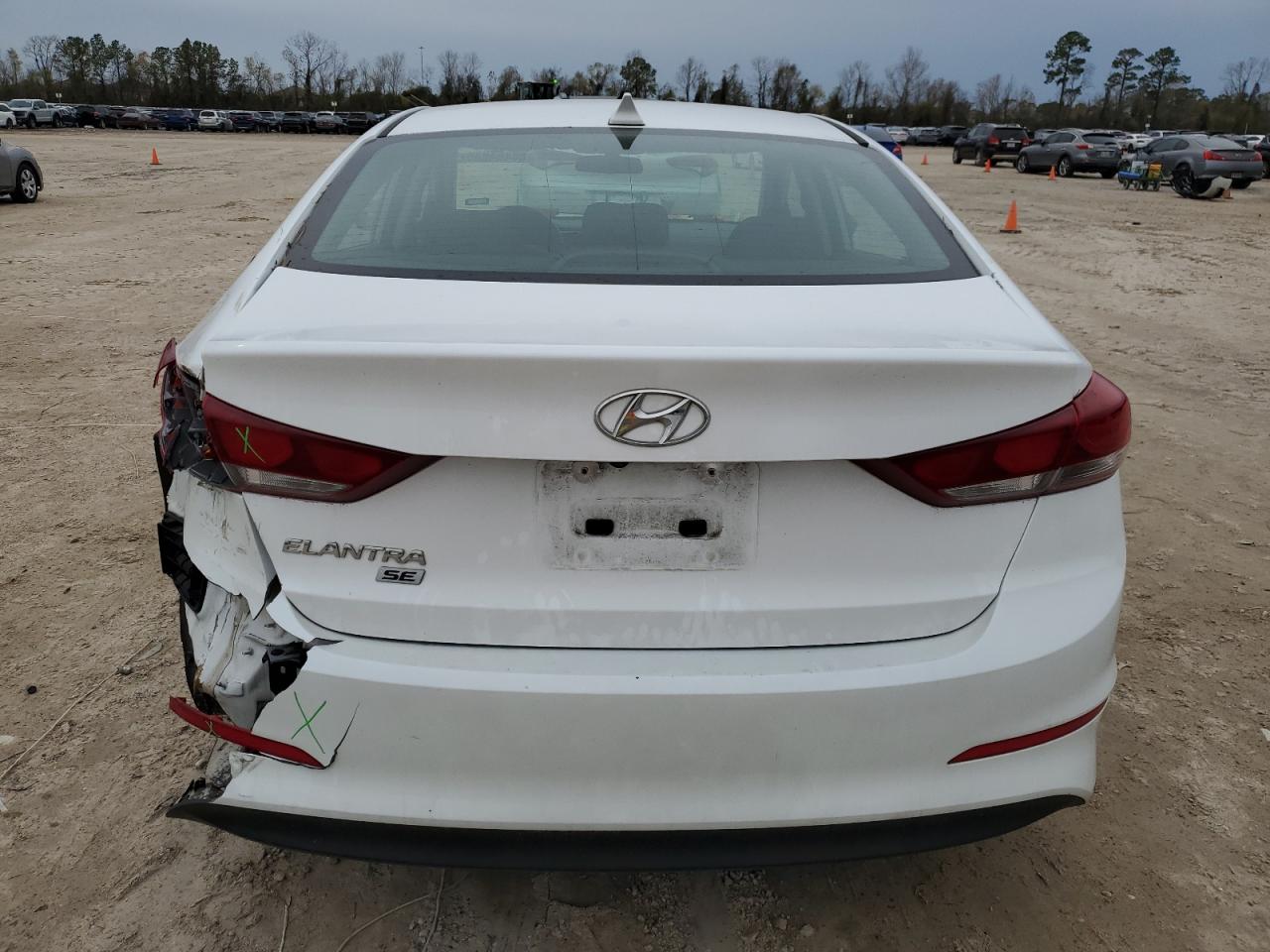 2018 Hyundai Elantra - Image 6