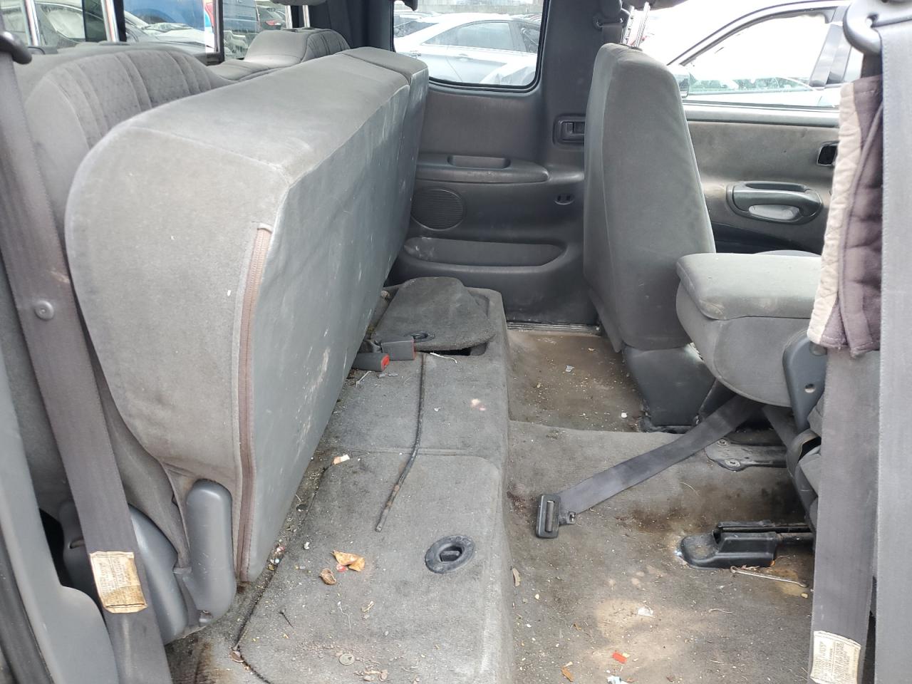 2004 Toyota Tundra - Image 10