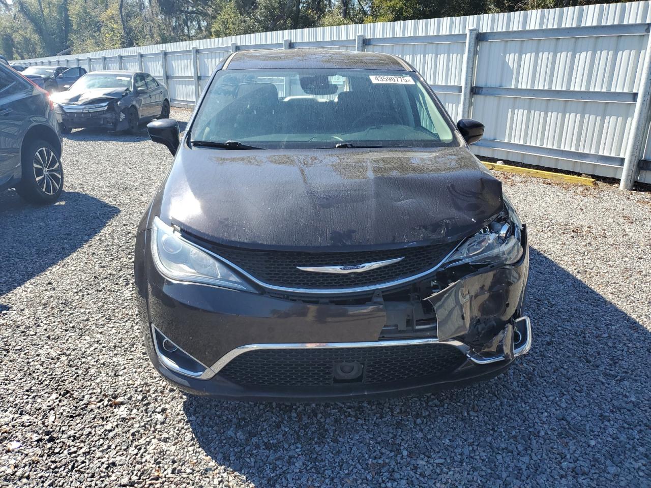 2019 Chrysler Pacifica - Image 5