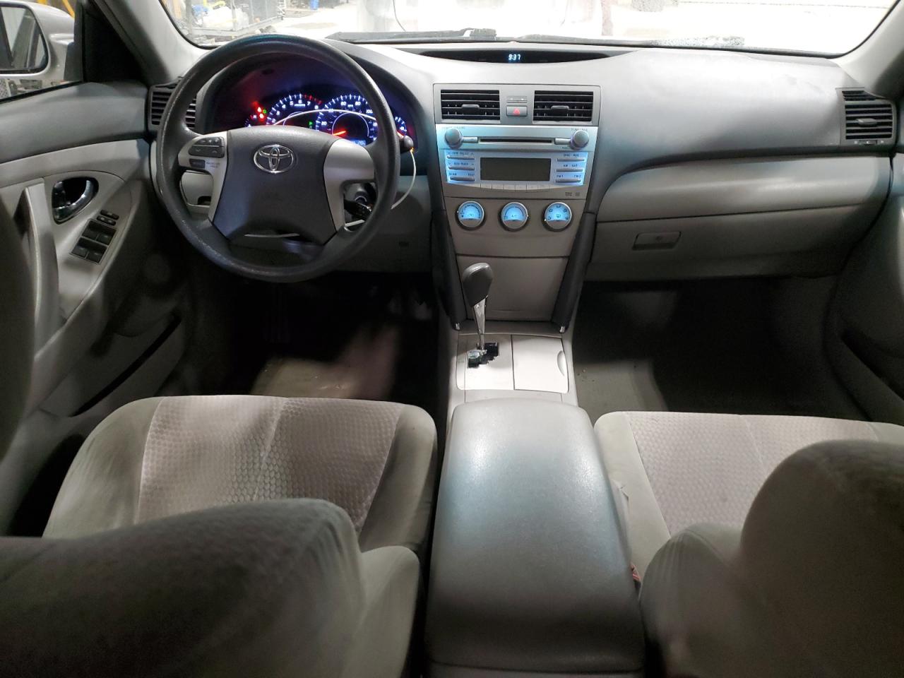 2010 Toyota Camry - Image 8