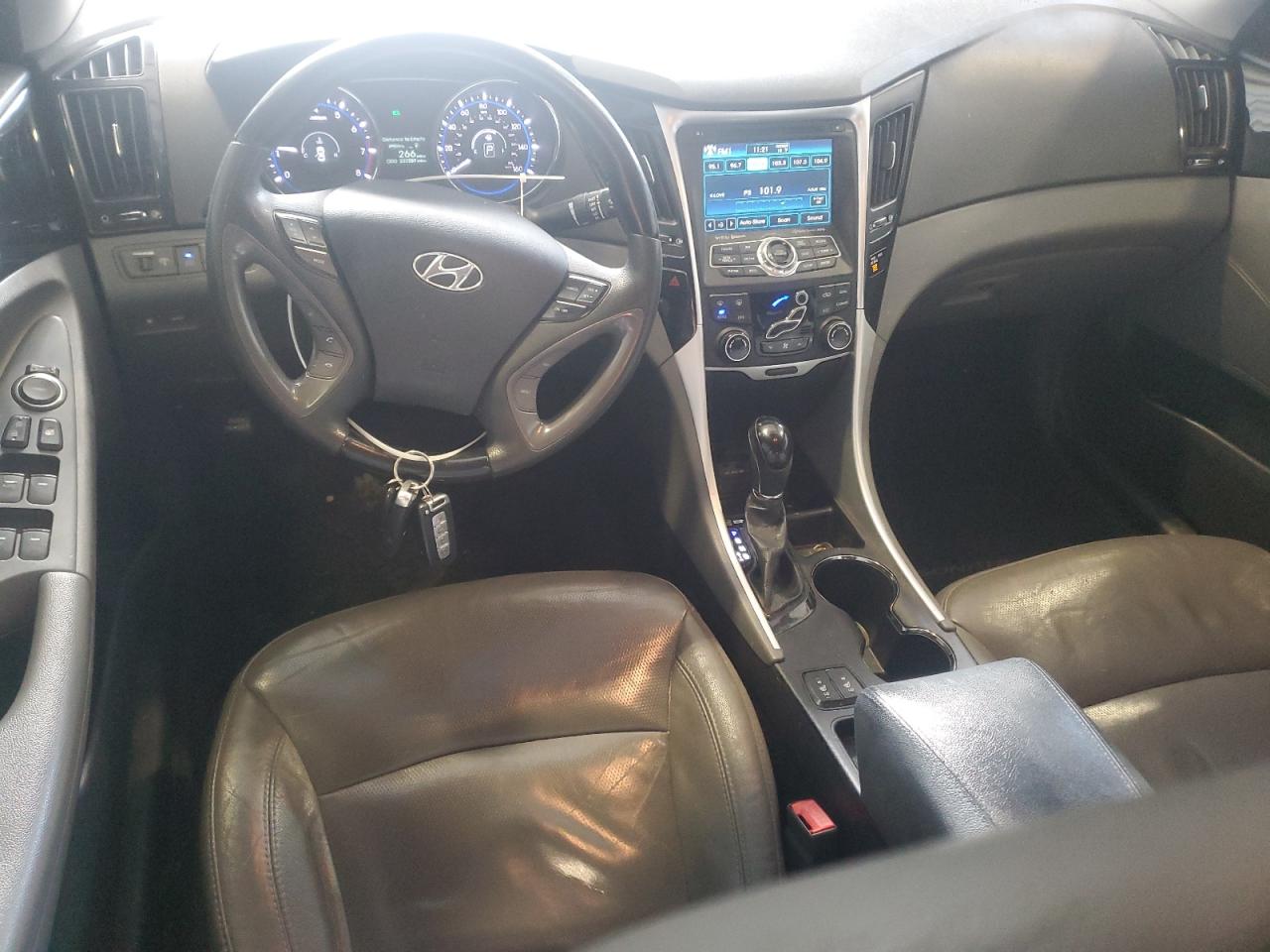 2013 Hyundai Sonata - Image 8