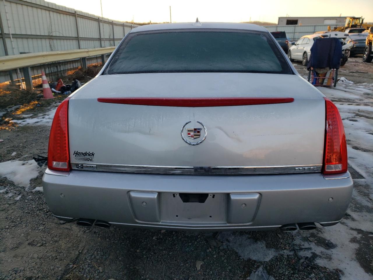 2011 Cadillac DTS - Image 6