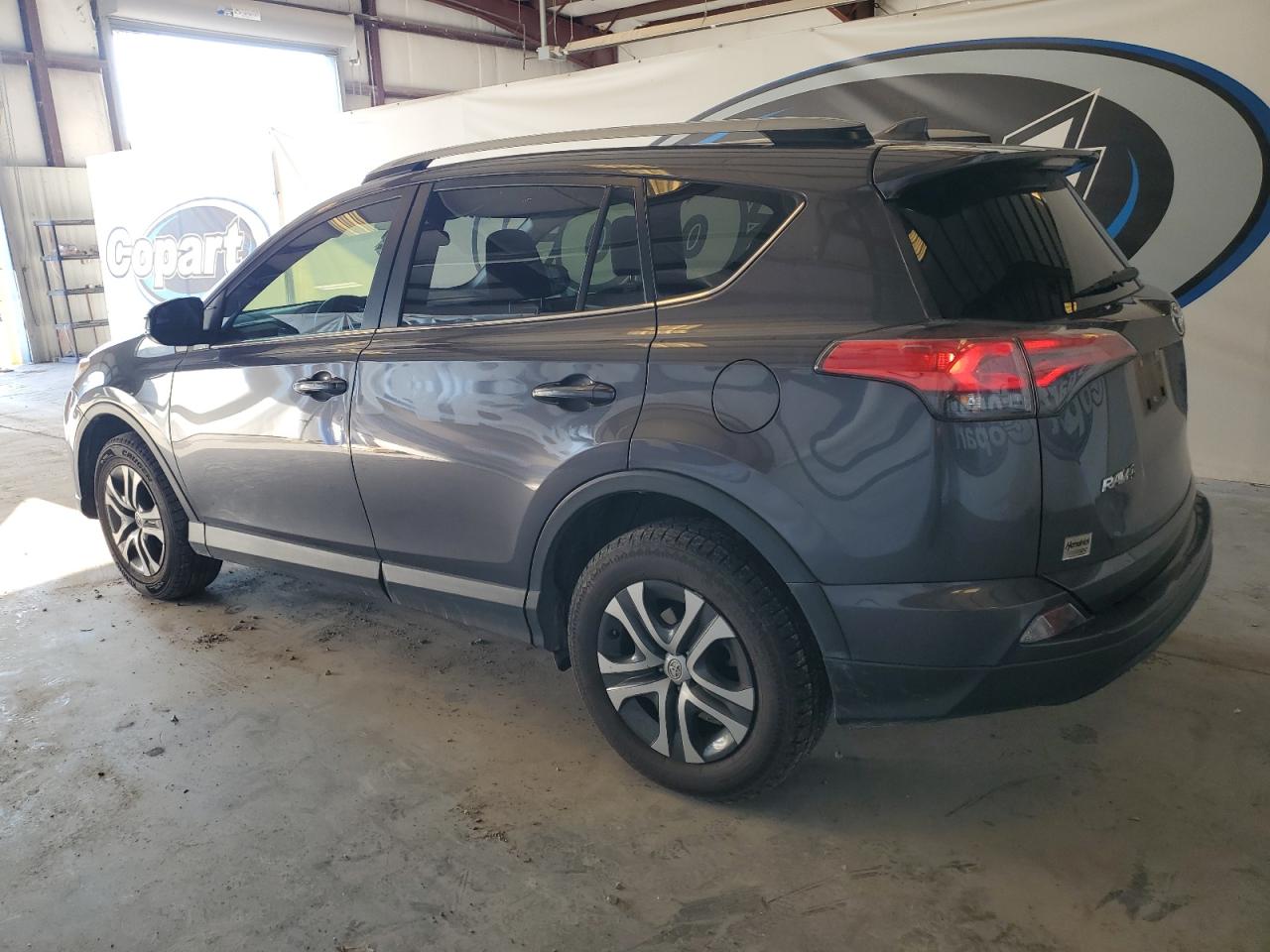 2018 Toyota RAV 4 - Image 2