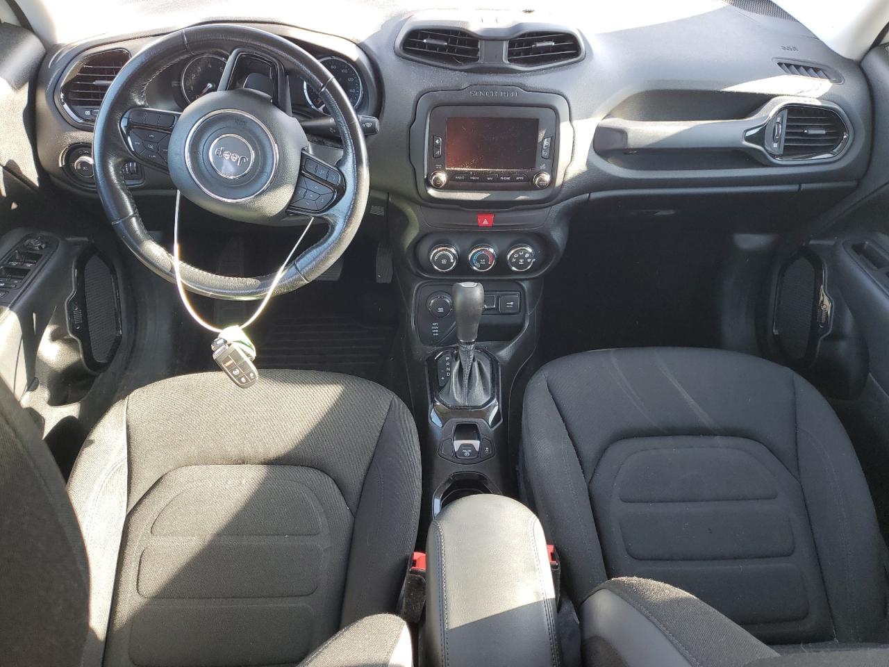 2017 Jeep Renegade - Image 8