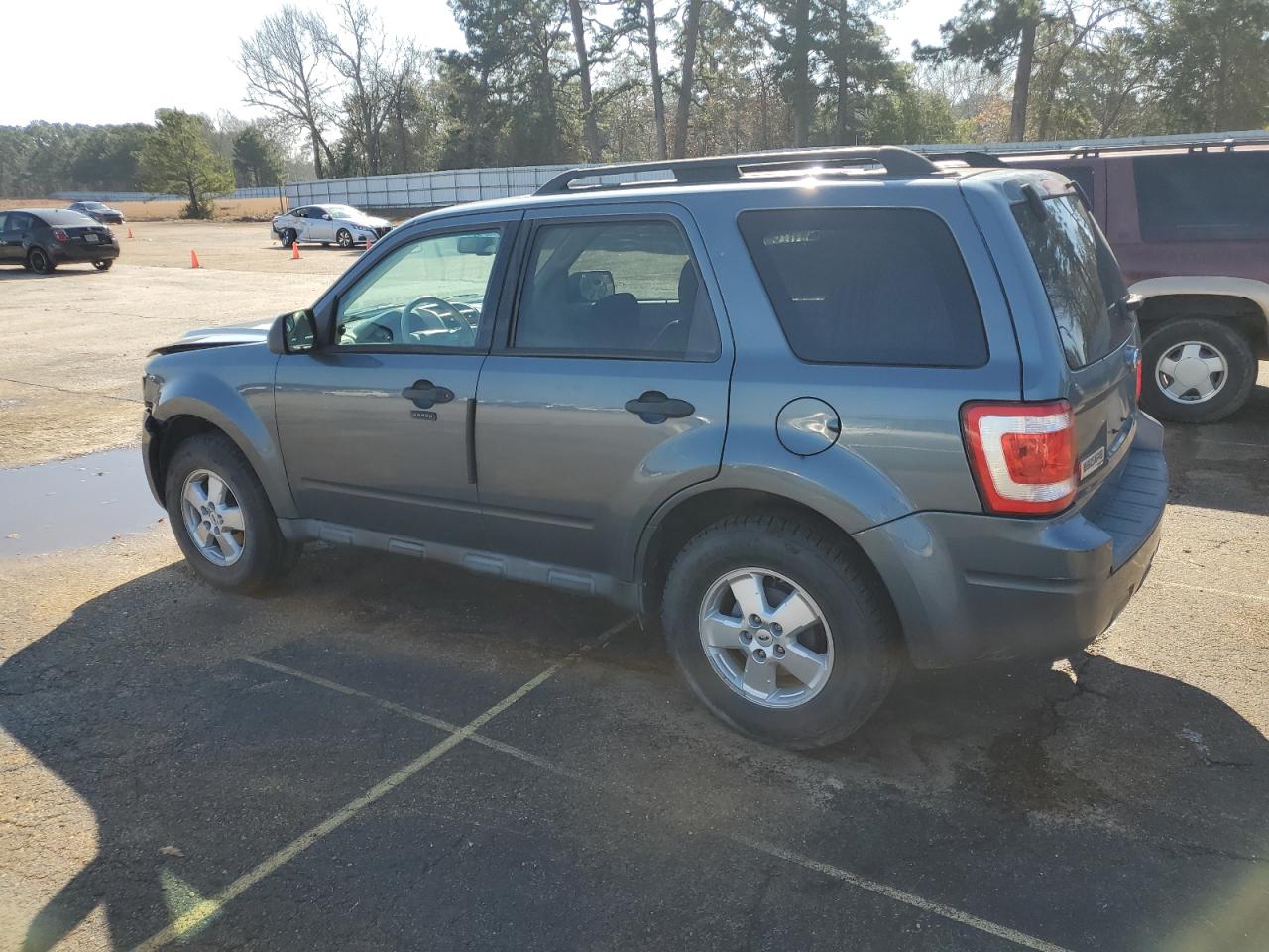 2010 Ford Escape - Image 2