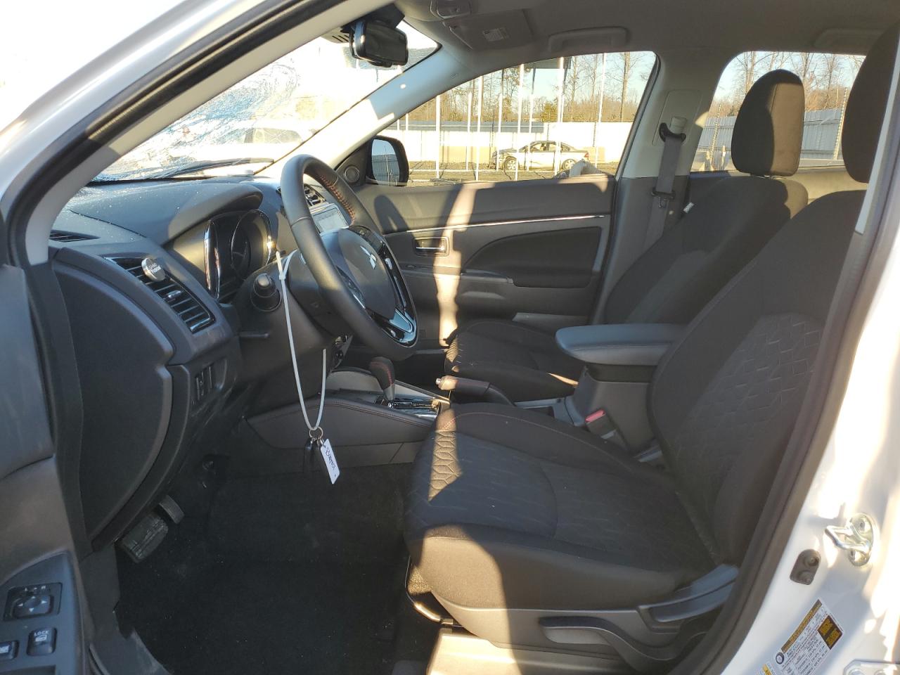 2024 Mitsubishi Outlander - Image 7