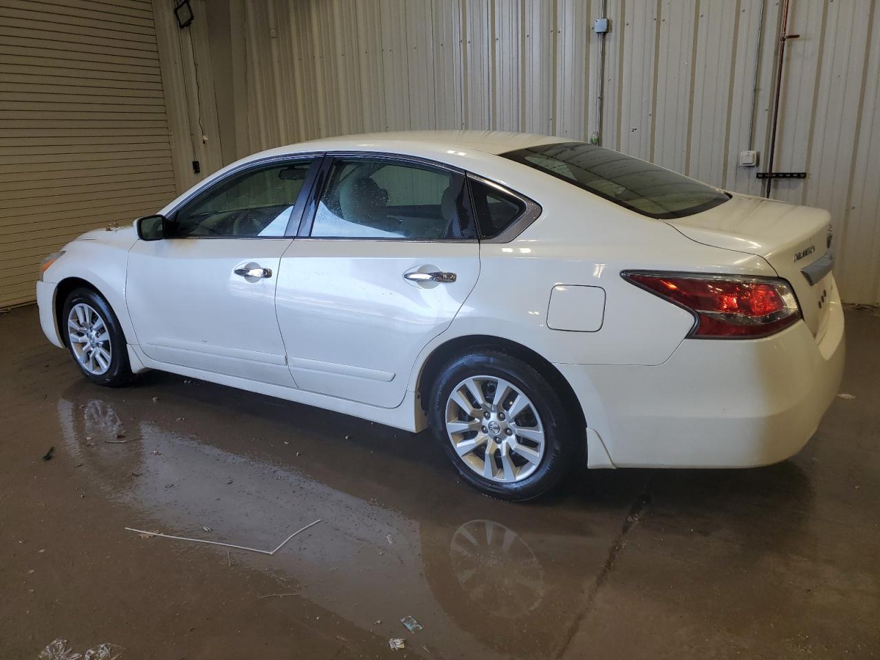 2014 Nissan Altima - Image 2