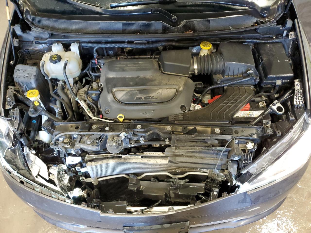 2020 Chrysler Pacifica - Image 12