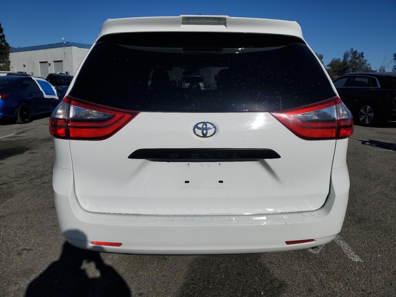 2020 Toyota Sienna - Image 6