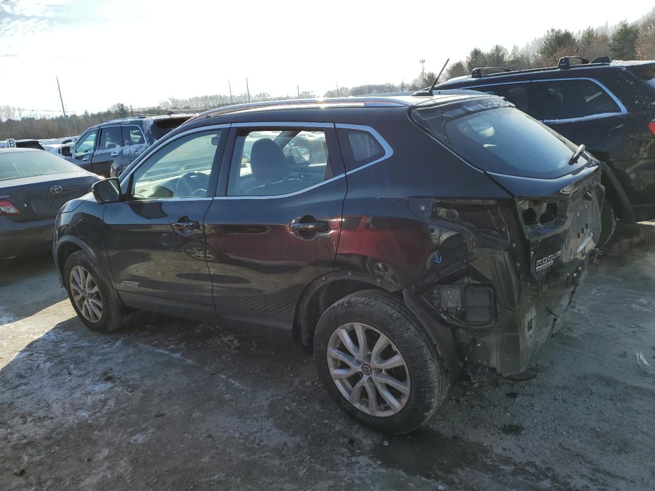 2020 Nissan Rogue - Image 2