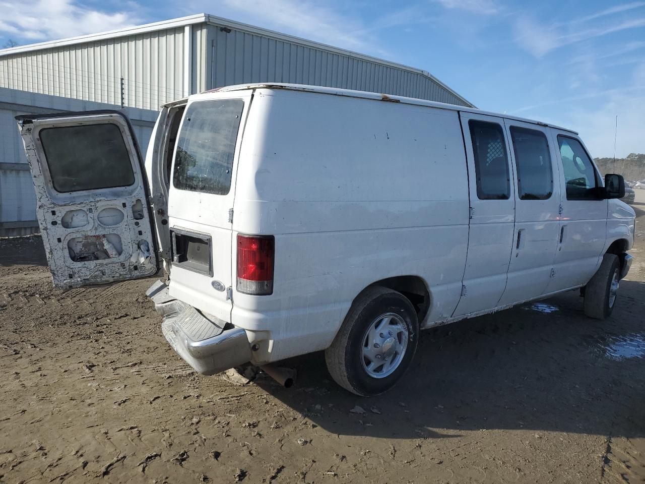 2008 Ford Econoline - Image 3