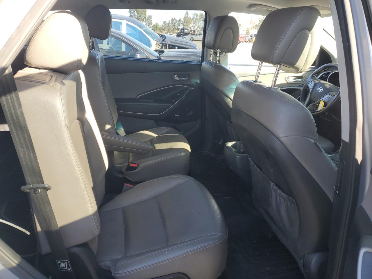 2017 Hyundai Santa Fe - Image 10