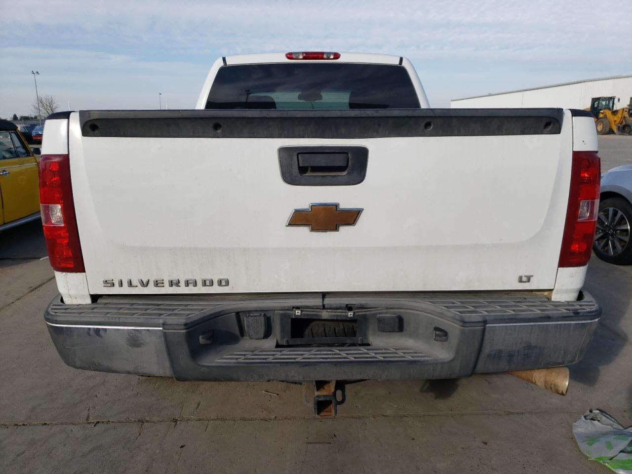 2007 Chevrolet Silverado - Image 6