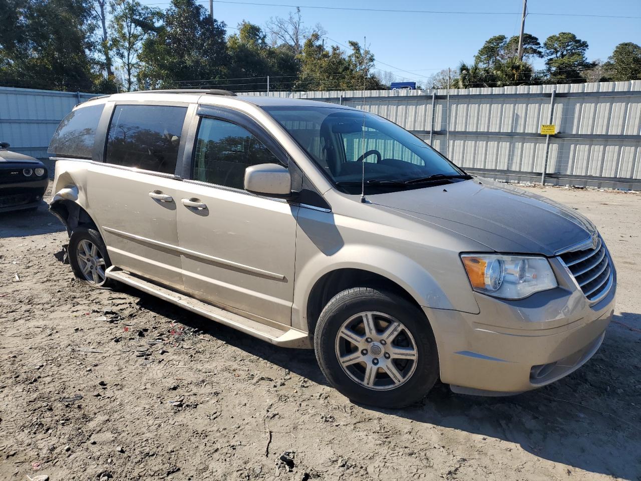 2008 Chrysler Town & Country - Image 4