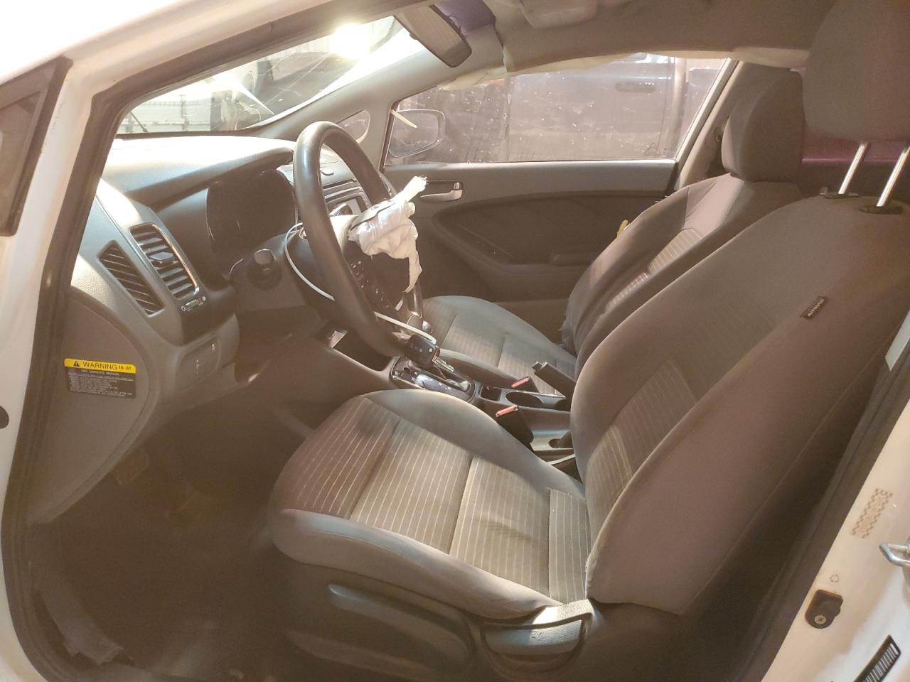 2017 Kia Forte - Image 7