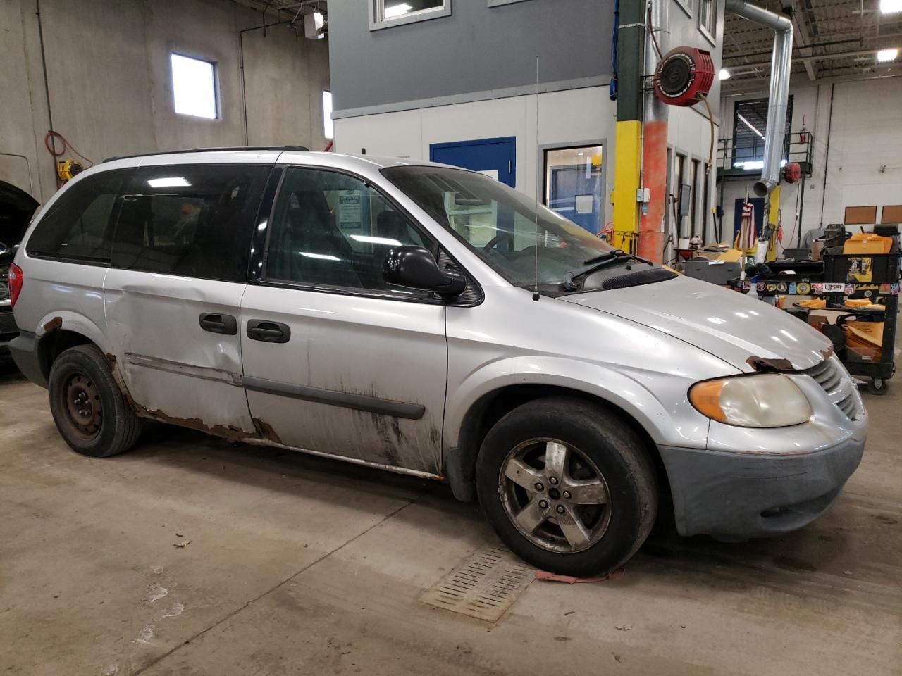 2005 Dodge Caravan - Image 4