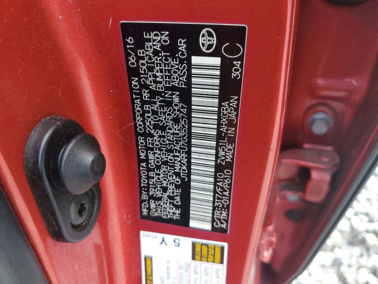 2016 Toyota Prius - Image 12