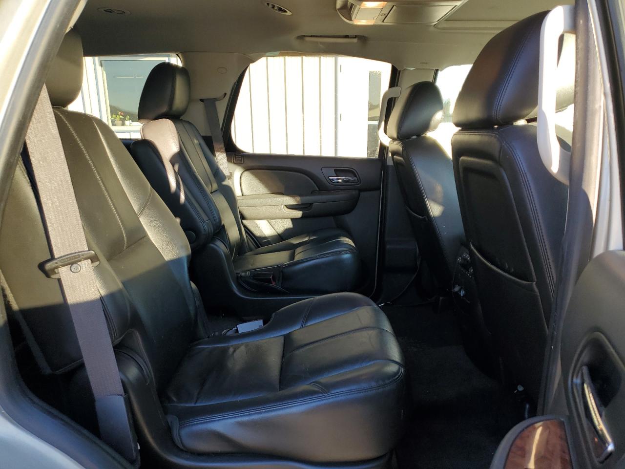 2014 Chevrolet Tahoe - Image 11