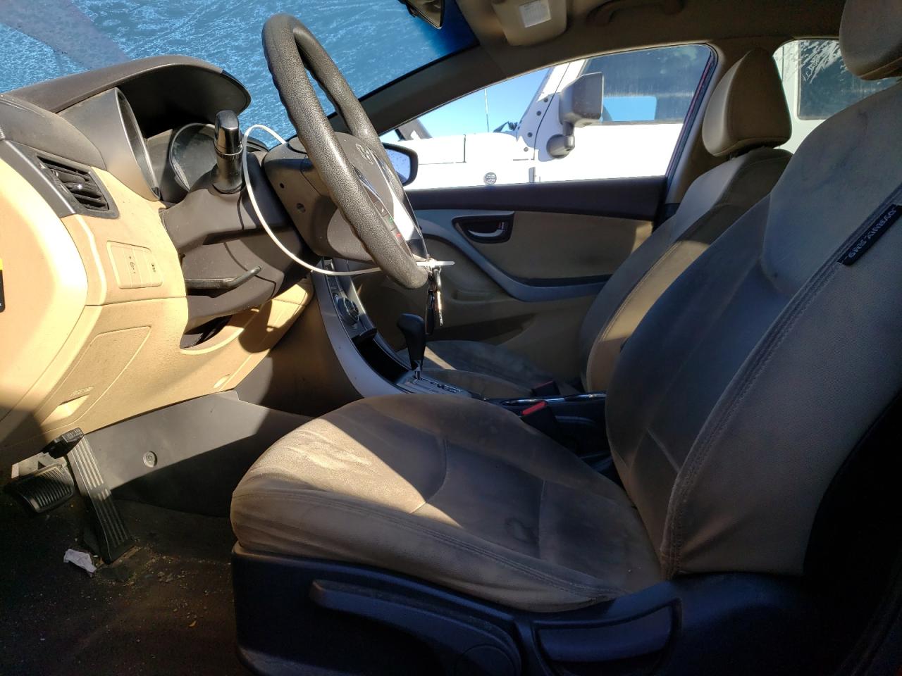 2011 Hyundai Elantra - Image 7