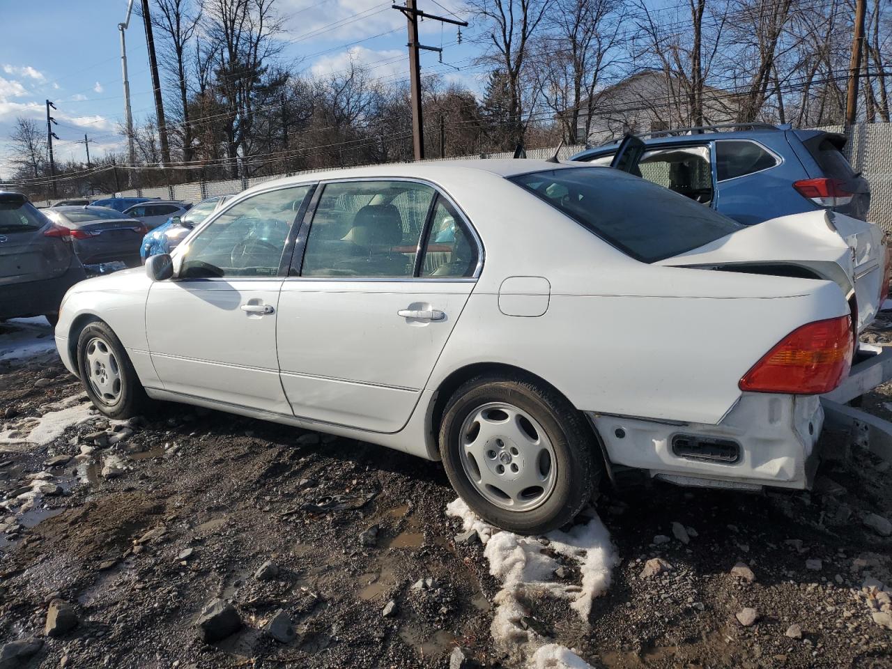 2001 Lexus LS - Image 2