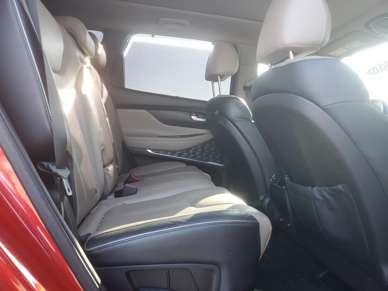 2022 Hyundai Santa Fe - Image 11