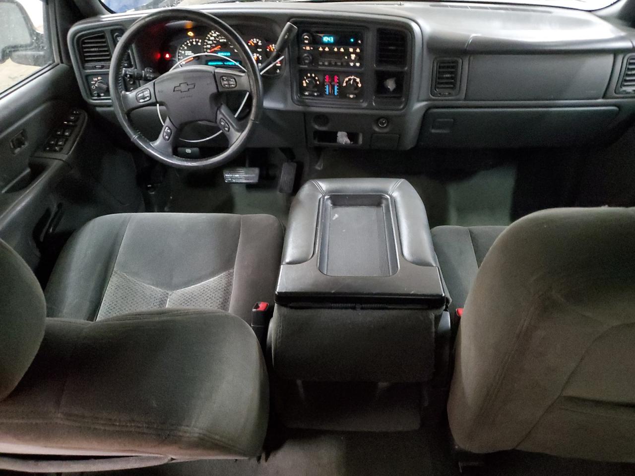 2005 Chevrolet Silverado - Image 8