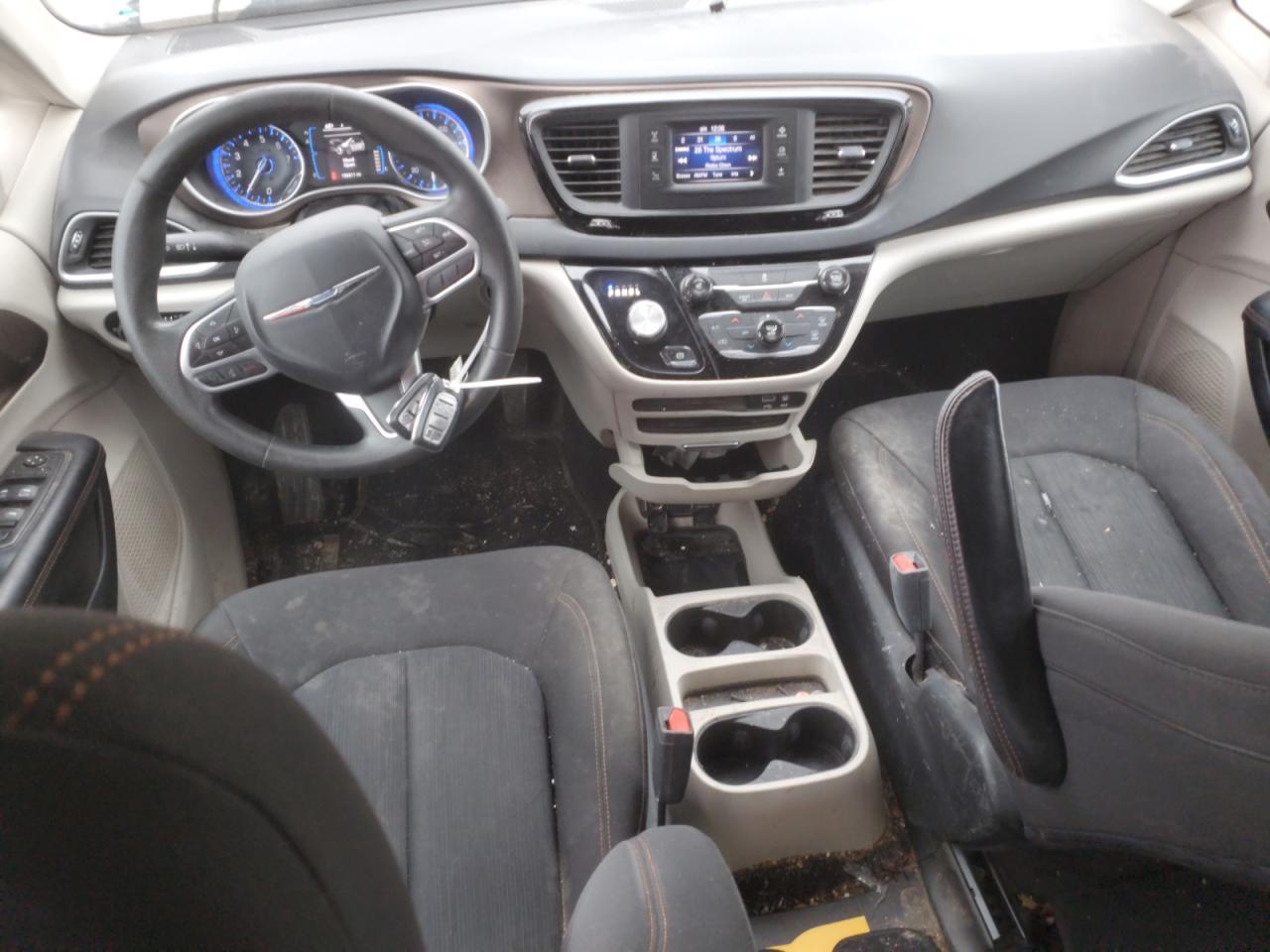 2017 Chrysler Pacifica - Image 8