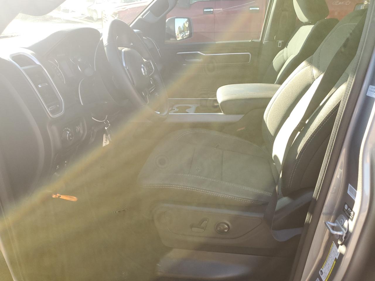 2022 RAM 1500 - Image 7