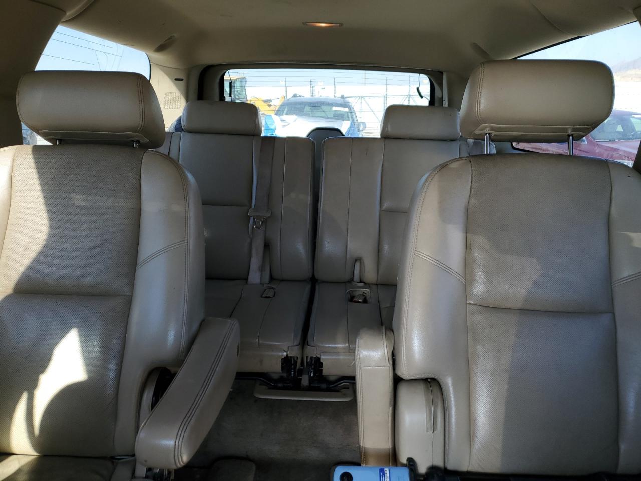 2009 Chevrolet Suburban - Image 10