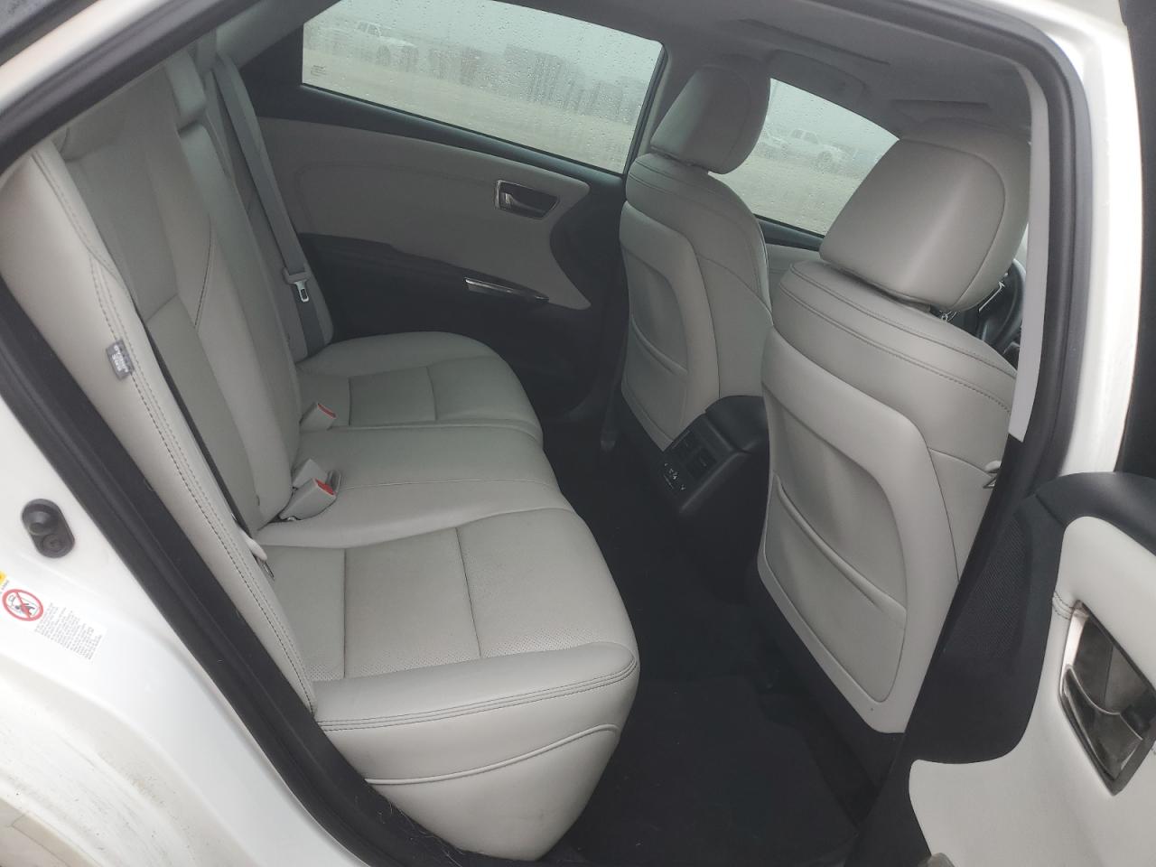 2018 Toyota Avalon - Image 10