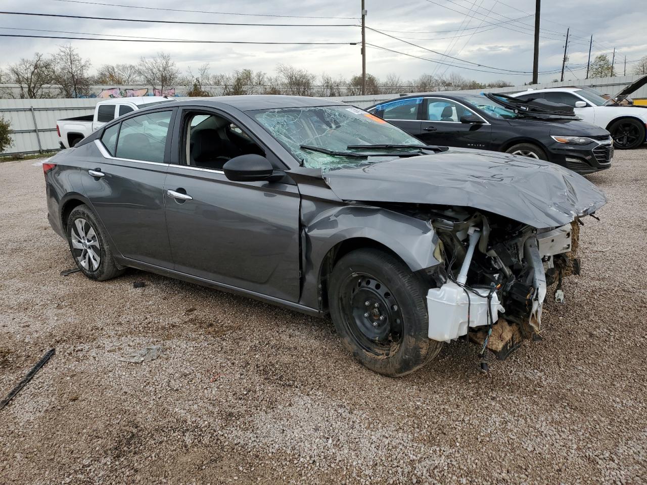 2024 Nissan Altima - Image 4