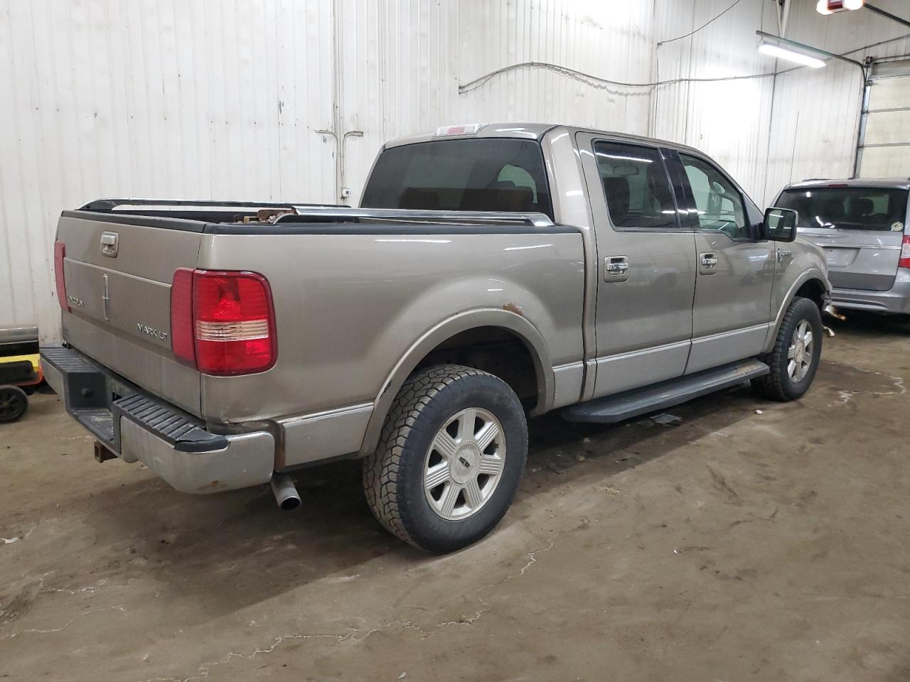 2006 Lincoln Mark LT - Image 3