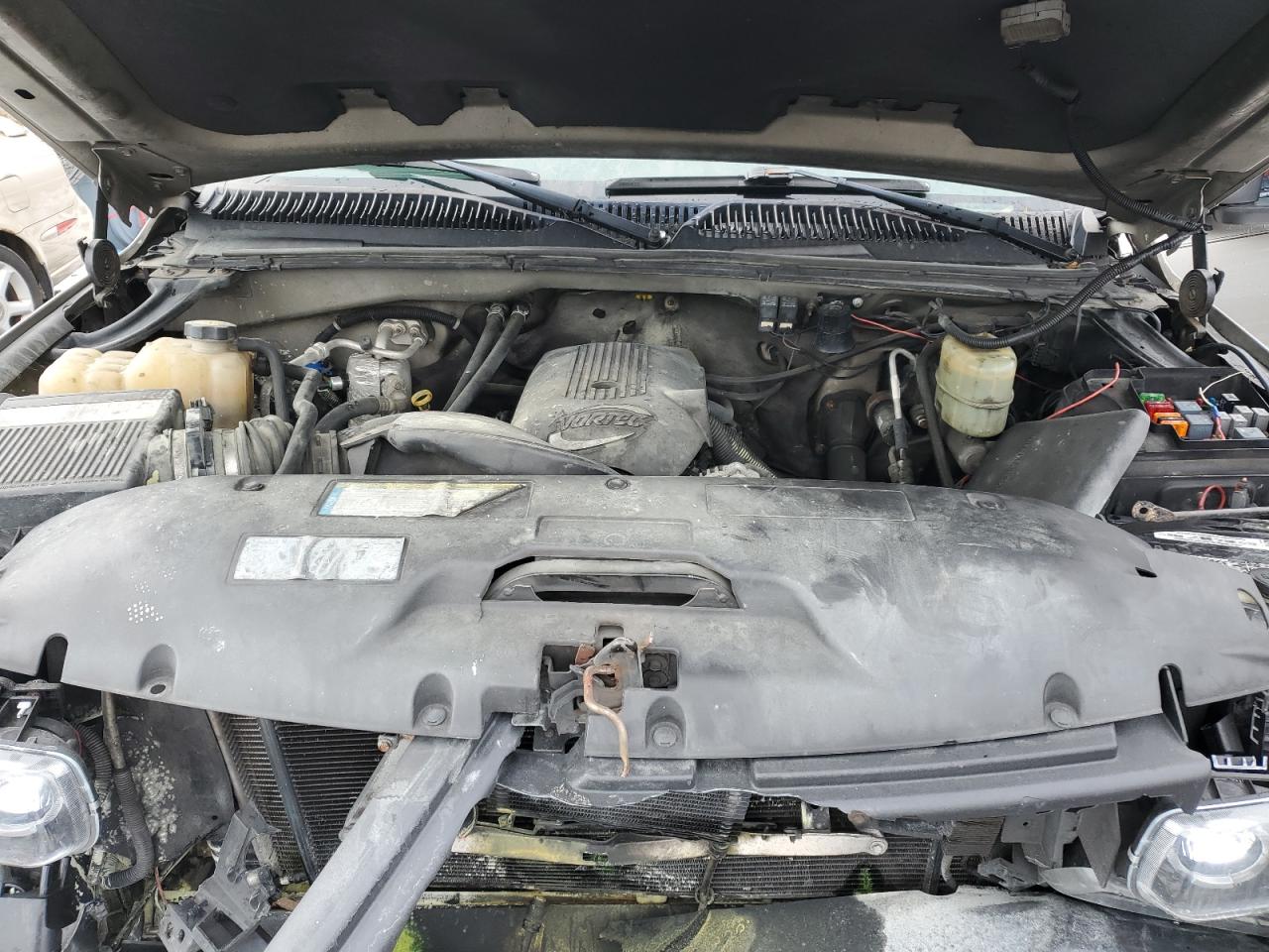 2001 Chevrolet Silverado - Image 11