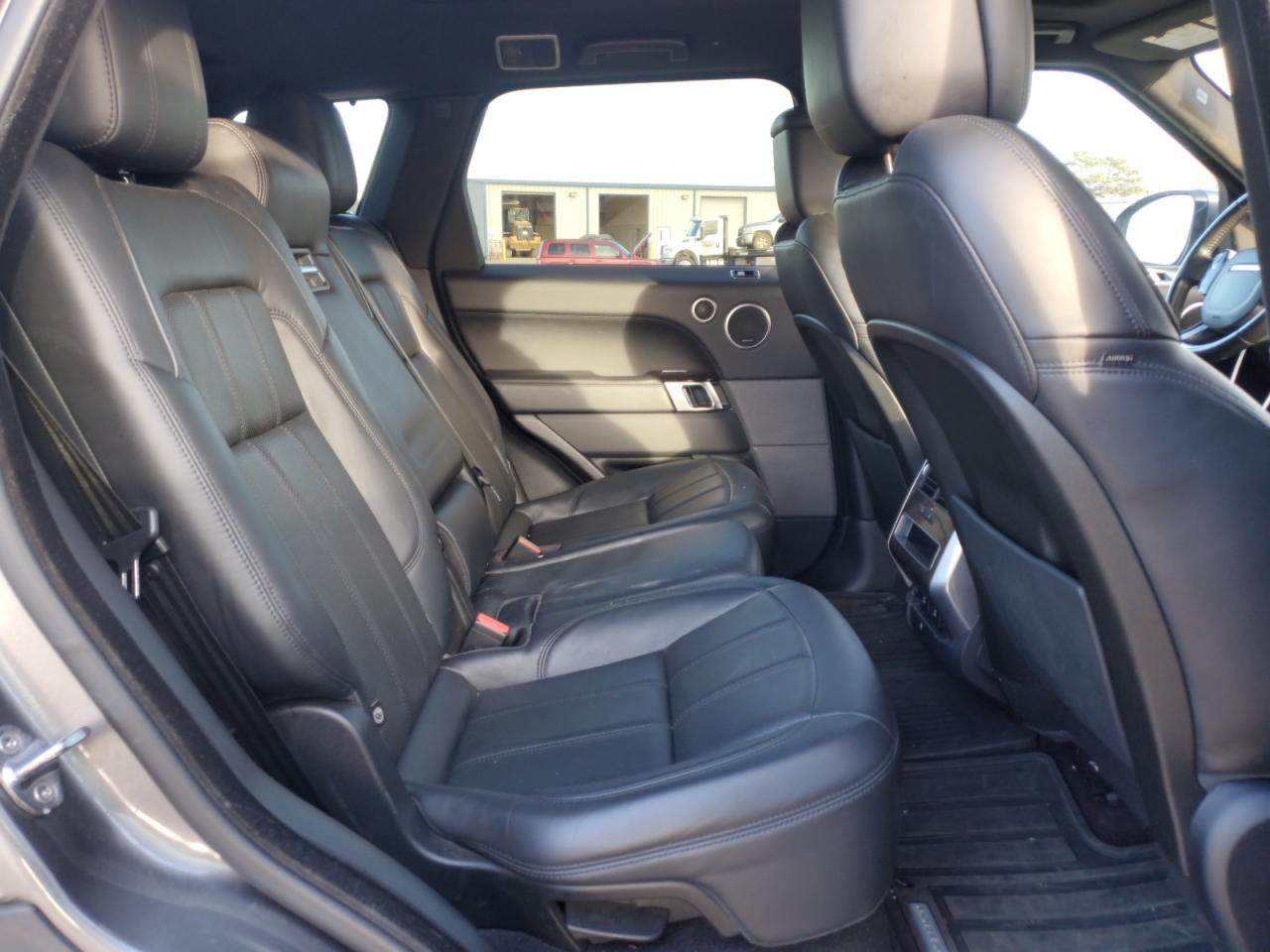 2018 Land Rover Range Rover - Image 11