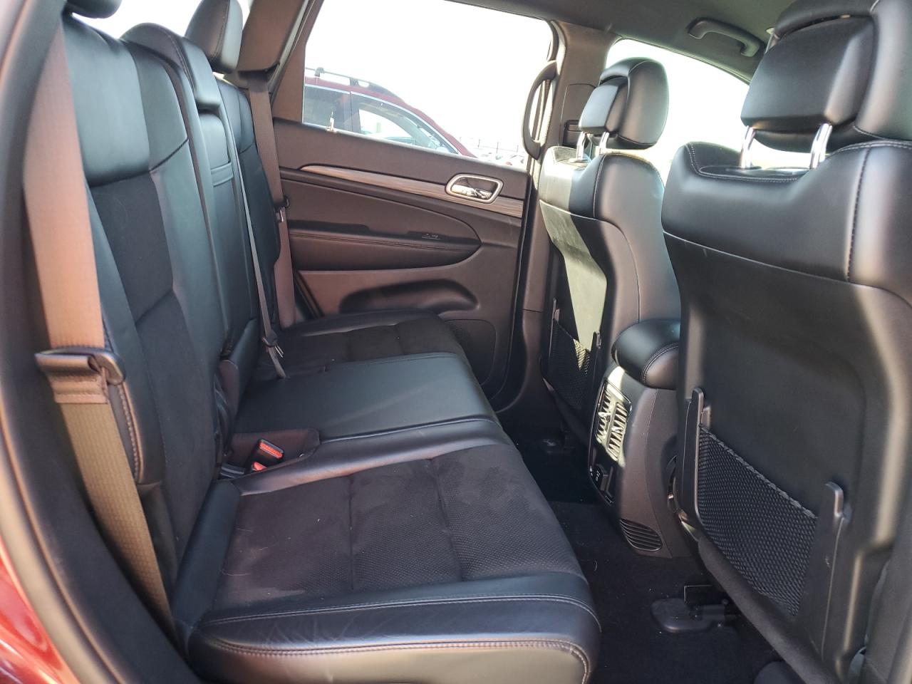 2019 Jeep Grand Cherokee - Image 10