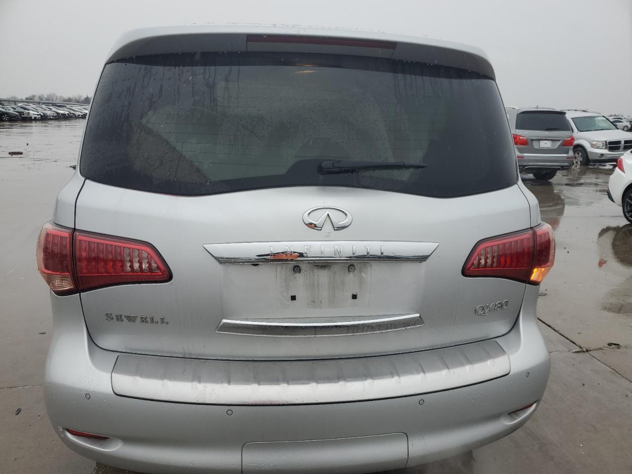 2016 Infiniti QX80 - Image 6