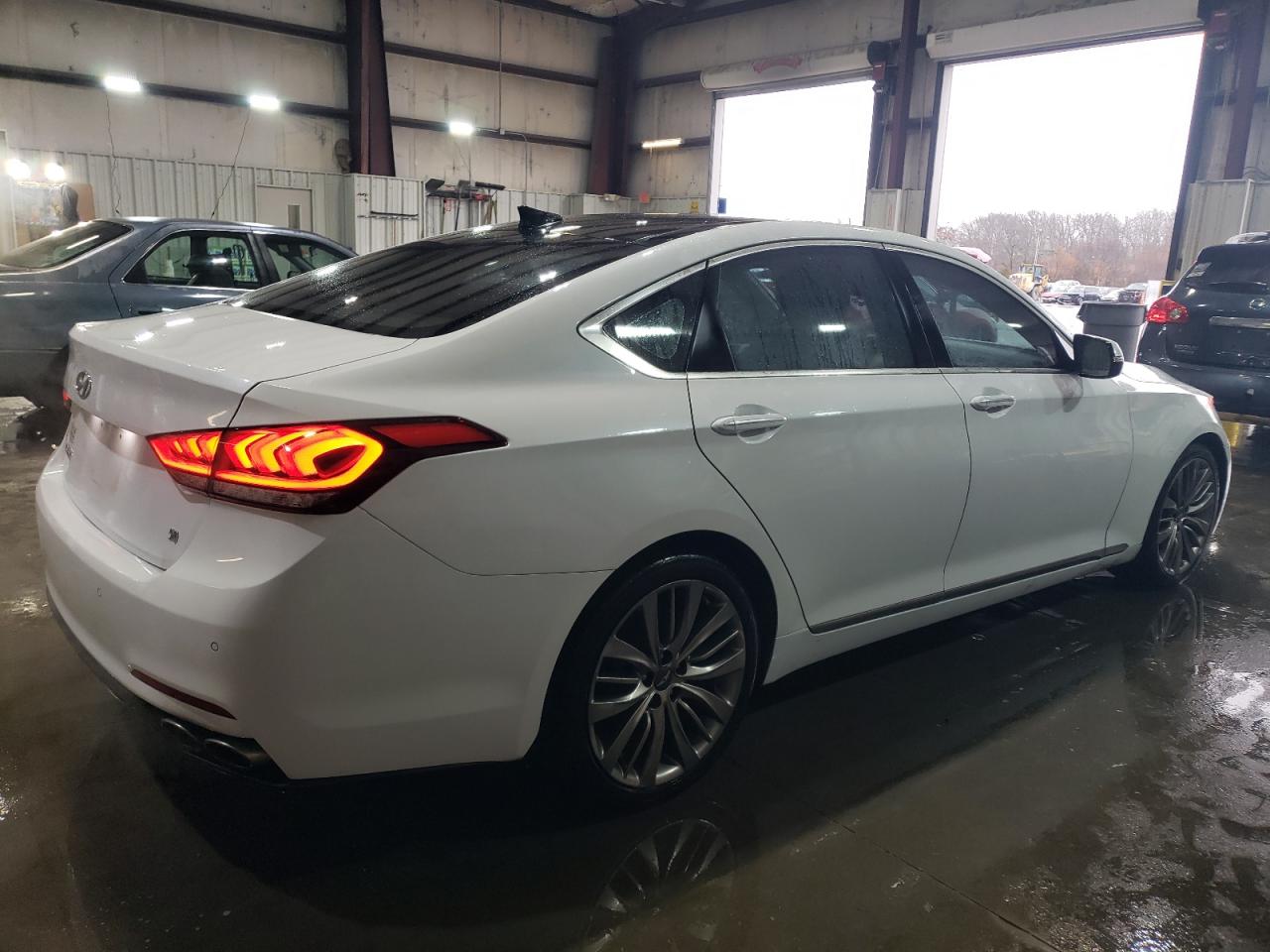 2015 Hyundai Genesis - Image 3