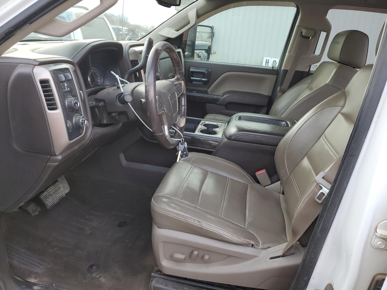 2015 GMC Sierra - Image 7